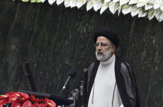 Iránsky prezident Raísí a minister zahraničných vecí zahynuli pri páde vrtuľníka